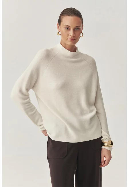 Пуловер с вълна с ниска яка - Слонова кост