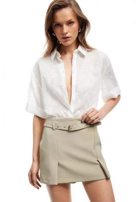 Риза със средни ръкави