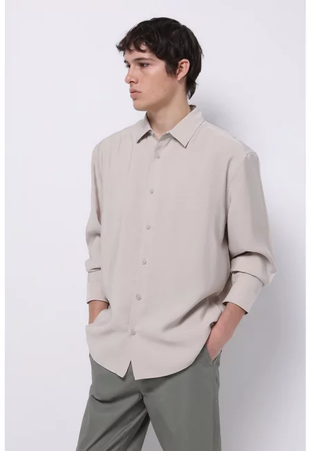 Риза със стандартна кройка