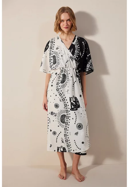 Рокля с десен и средни ръкави - Бял/Черен