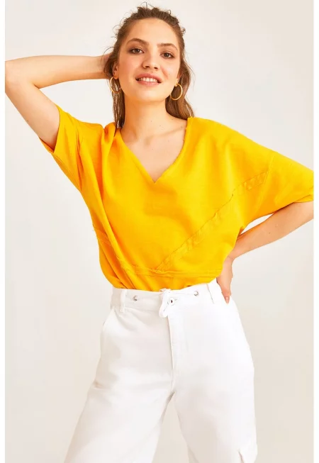 Свободна памучна блуза с шпиц