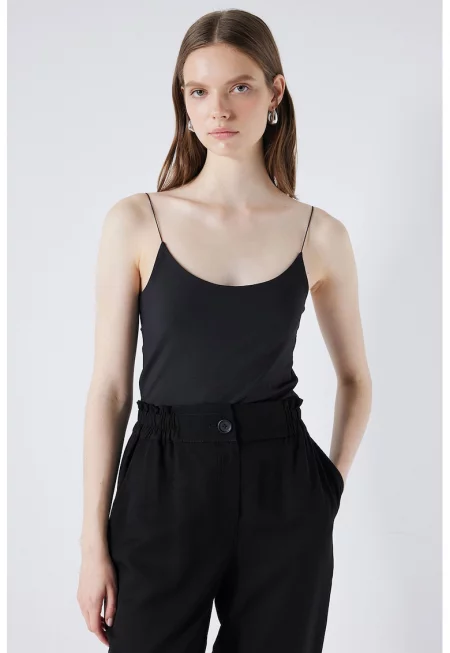 Танк топ с овално деколте