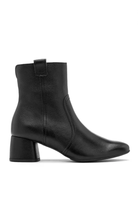 Велурени боти с масивен ток - Черен