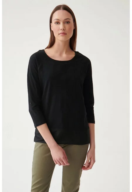 Блуза с овално деколте и 3/4 ръкави