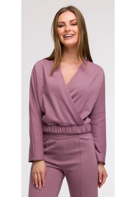 Блуза с прегънато деколте -