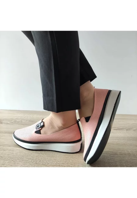 Дамски перфорирани обувки  444 Розово - Розово