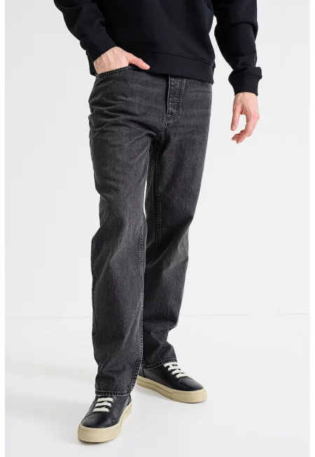 Дънки със свободна кройка