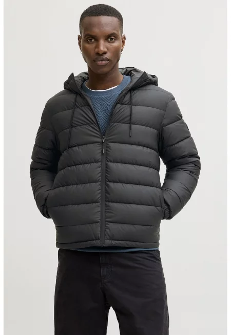 Капитонирано яке с качулка