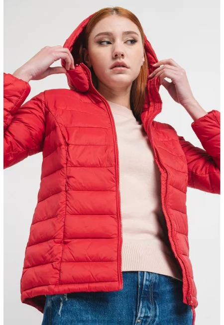 Капитонирано зимно яке с качулка - Аленочервен