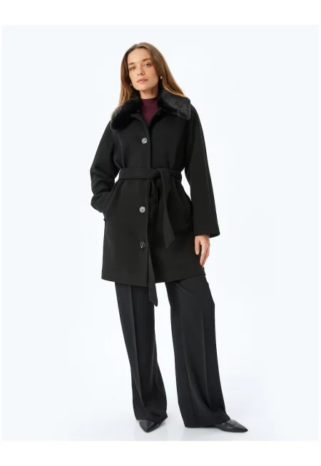 Късо палто с еко пух