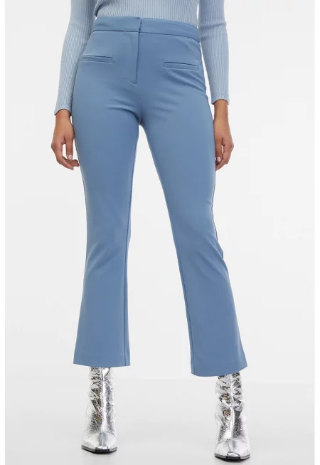 Леко разкроен панталон