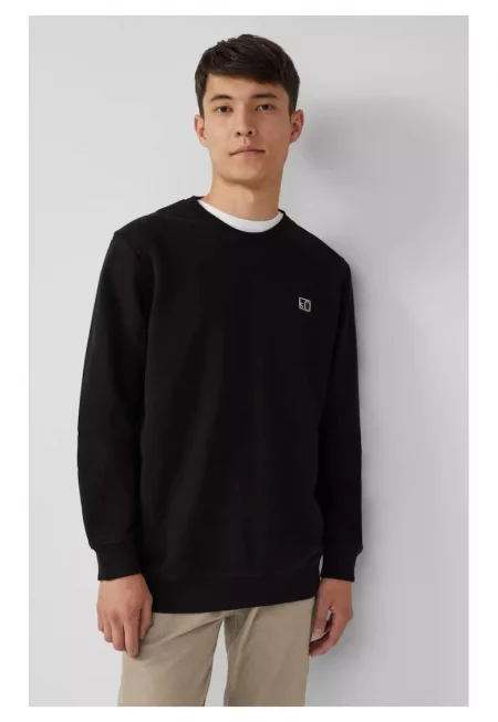 Мъжка блуза  с деколте в основата на врата - лого - черна - Черен