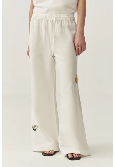 Панталон с лен с апликации - Светло бежово
