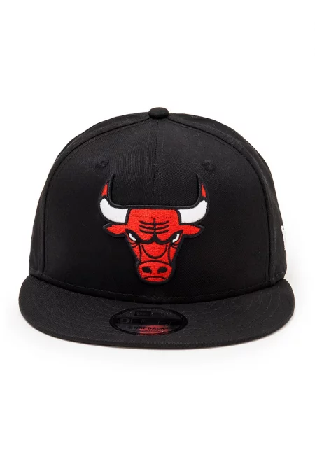 Шапка с лого на Chicago Bulls