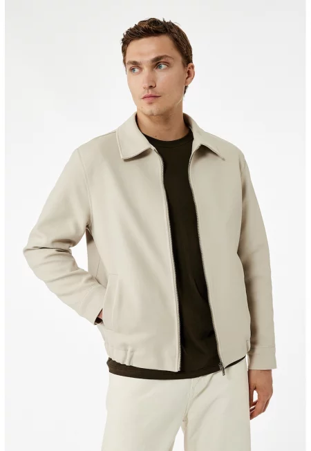 Яке с джобове встрани