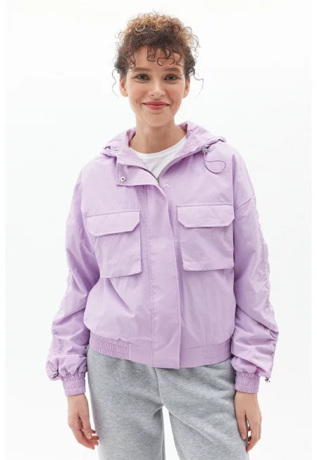 Яке с качулка и джобове с капаче