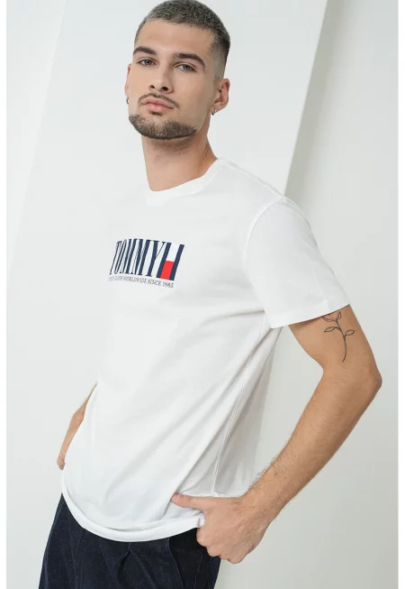 Десенирана тениска с овално деколте и лого