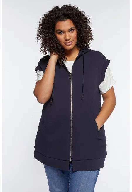 Елек с качулка и скосени джобове