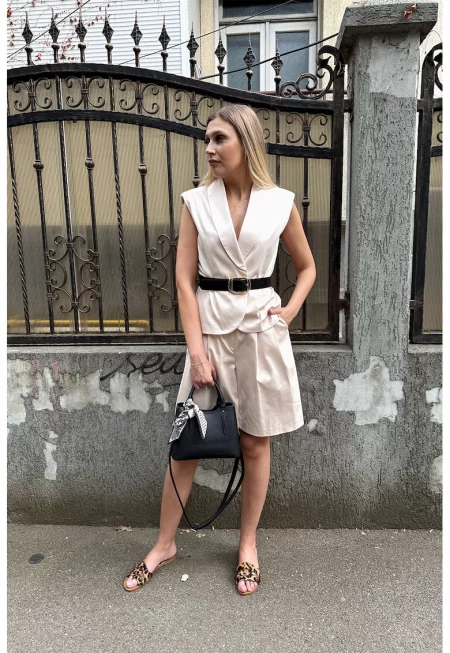 Елек с колан - Светло бежово