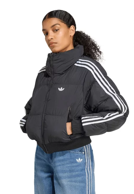 Късо зимно яке с висока яка