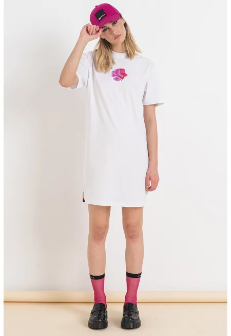 Рокля тип тениска с овално деколте