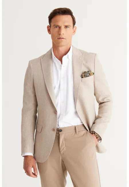 Сако с раздвоен ревер и джобове с капачета