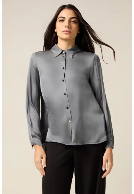 Сатенена риза с контрастни копчета