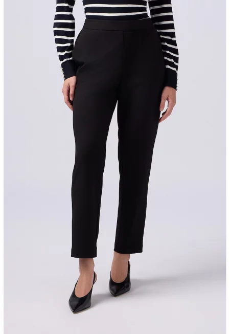 Скъсен панталон с еластична талия - Черен