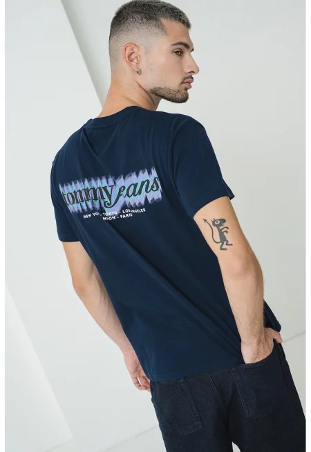 Тениска от памук с шарка на гърба