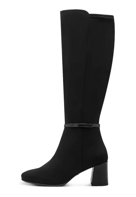 Високи ботуши с масивен ток