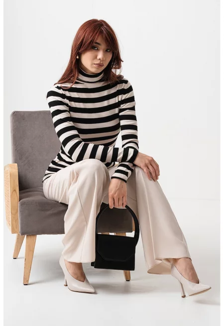 Вталена блуза тип поло - Слонова кост/Черен