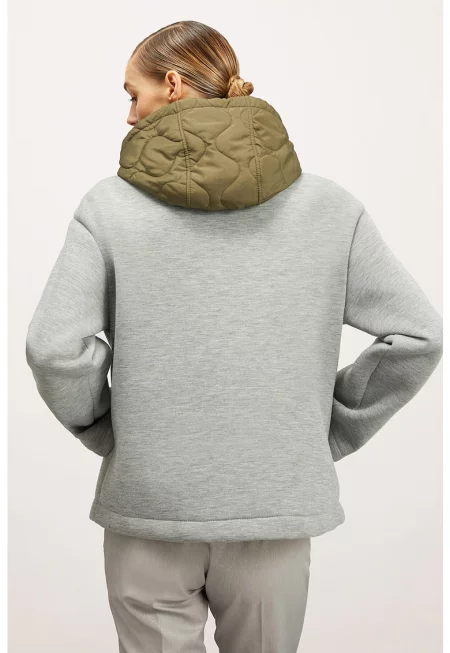 Яке с качулка и паднали ръкави