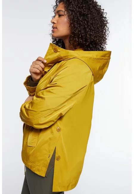 Яке с качулка и средновисока яка