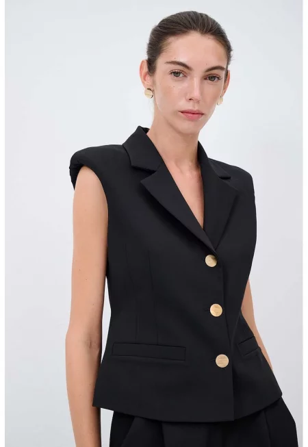 Елек с подплатени рамене