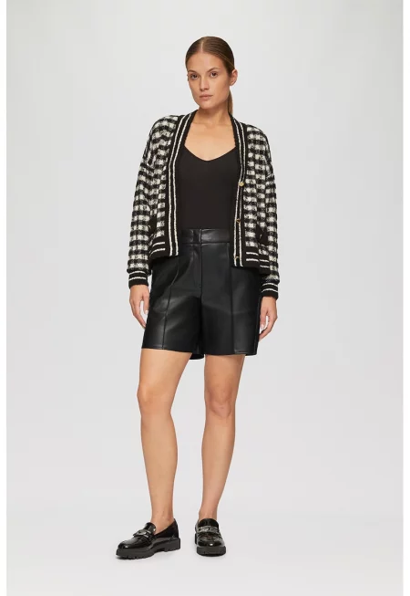 Къс панталон от еко кожа с висока талия - Черен