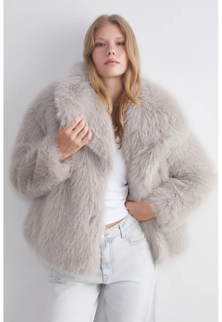 Палто от еко пух с капси