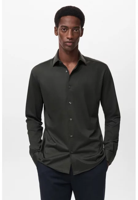 Риза с класическа яка