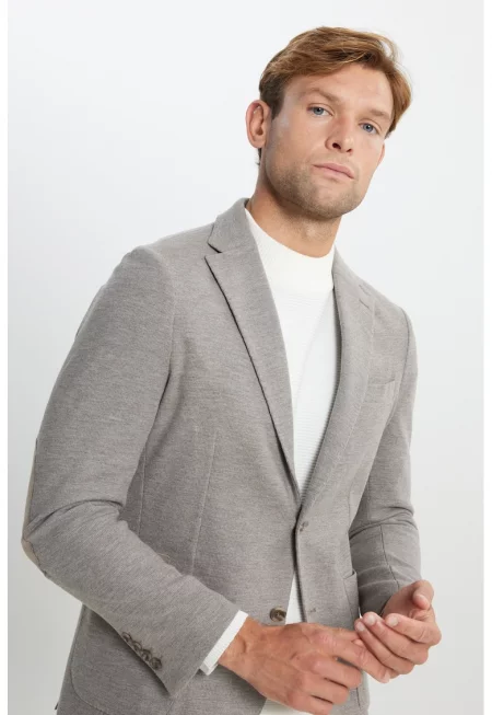 Сако с изчистен дизайн