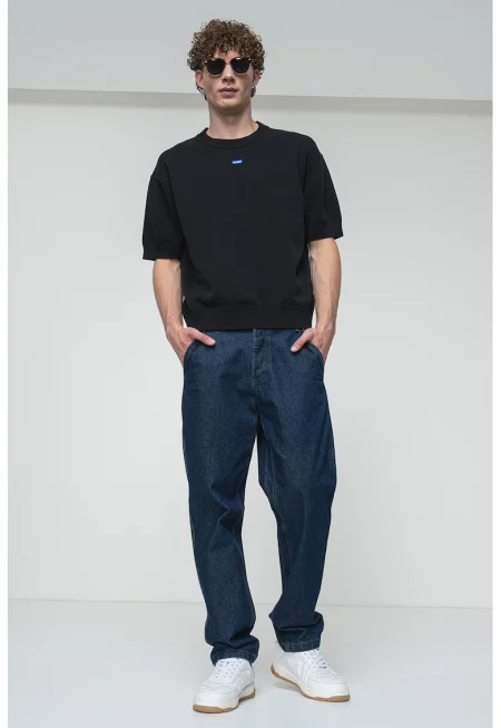 Тениска с овално деколте и лого