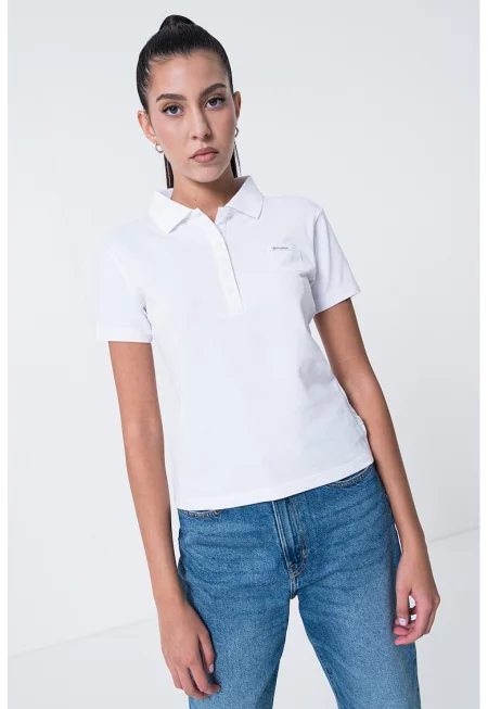 Тениска с яка и джоб на гърдите