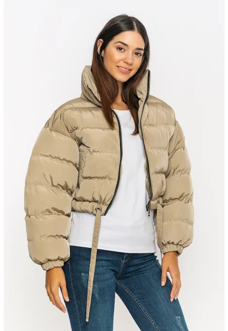 Късо зимно яке с капитониран дизайн