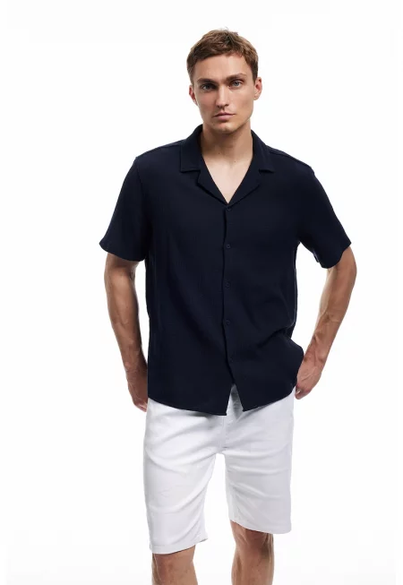 Памучна риза със свободна кройка