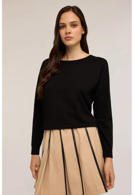 Пуловер с деколте тип лодка и паднали ръкави