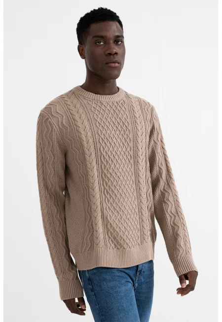 Пуловер с овално деколте и плетка осморка - Камел
