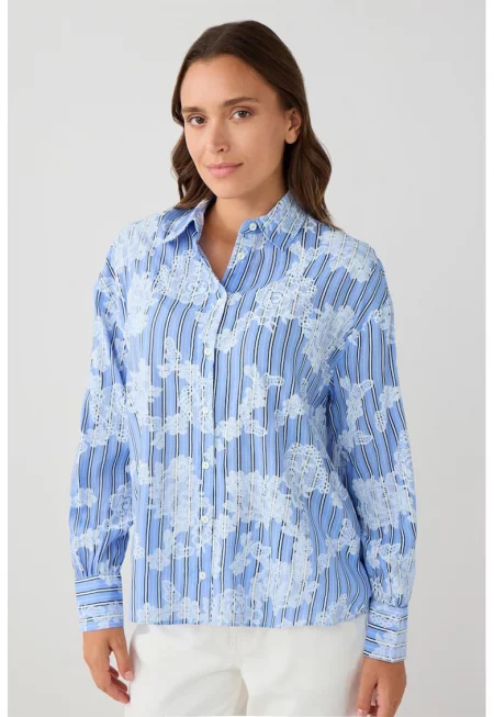 Раирана риза с флорални апликации