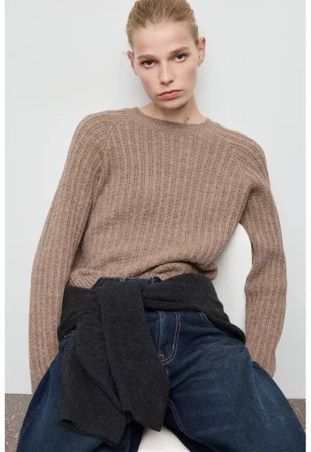 Свободен пуловер