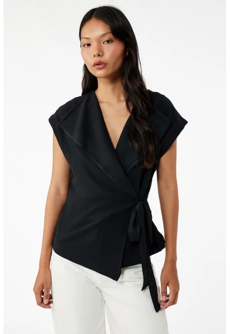 Тениска със застъпено деколте