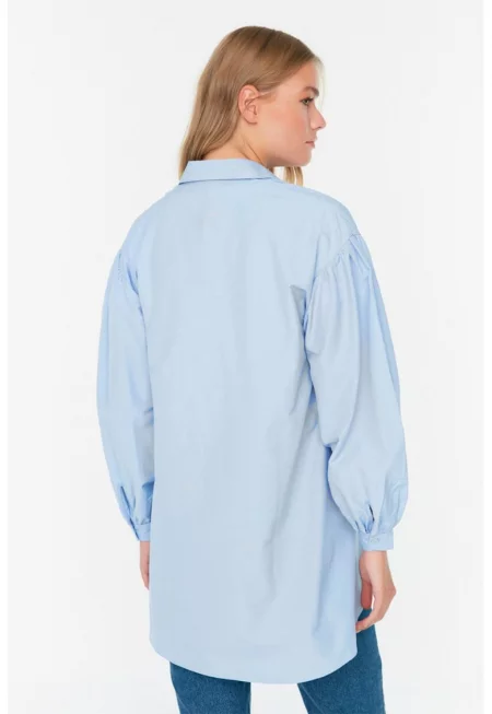 Уголемена риза с паднали ръкави