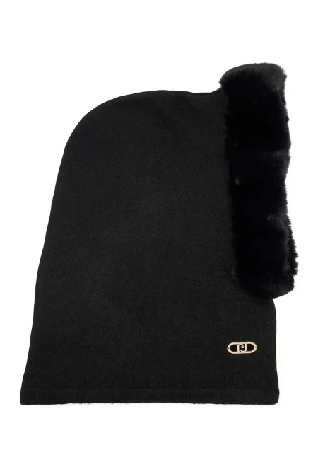 Плетено наметало с мъхести краища