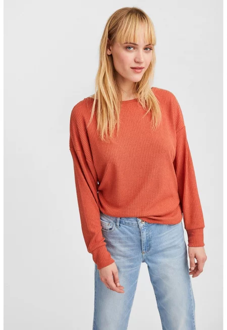 Пуловер с деколте тип лодка и паднали ръкави